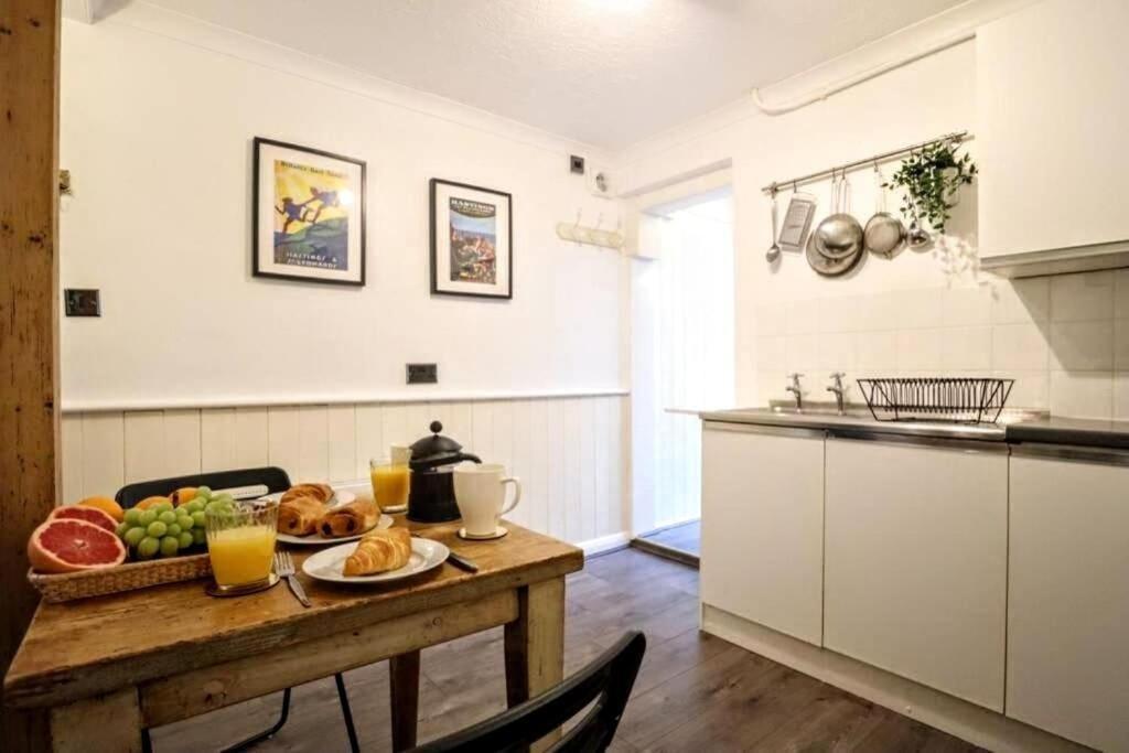 Cute Cottage 4 Mins From Cafes Station And Sea St Leonards-on-Sea Eksteriør billede