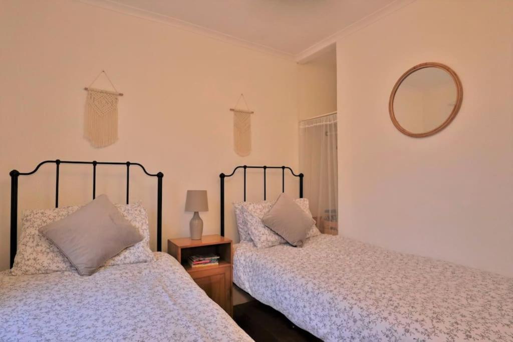 Cute Cottage 4 Mins From Cafes Station And Sea St Leonards-on-Sea Eksteriør billede